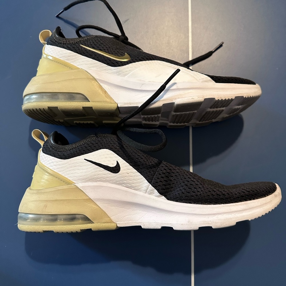Nike black and gold Air Men’s 8.5